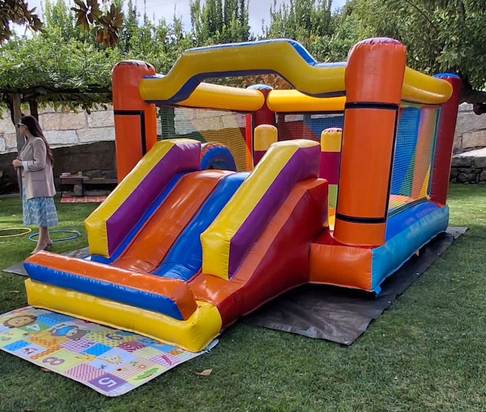 Aluguer de Insufláveis - Castelo Insuflável Colorido